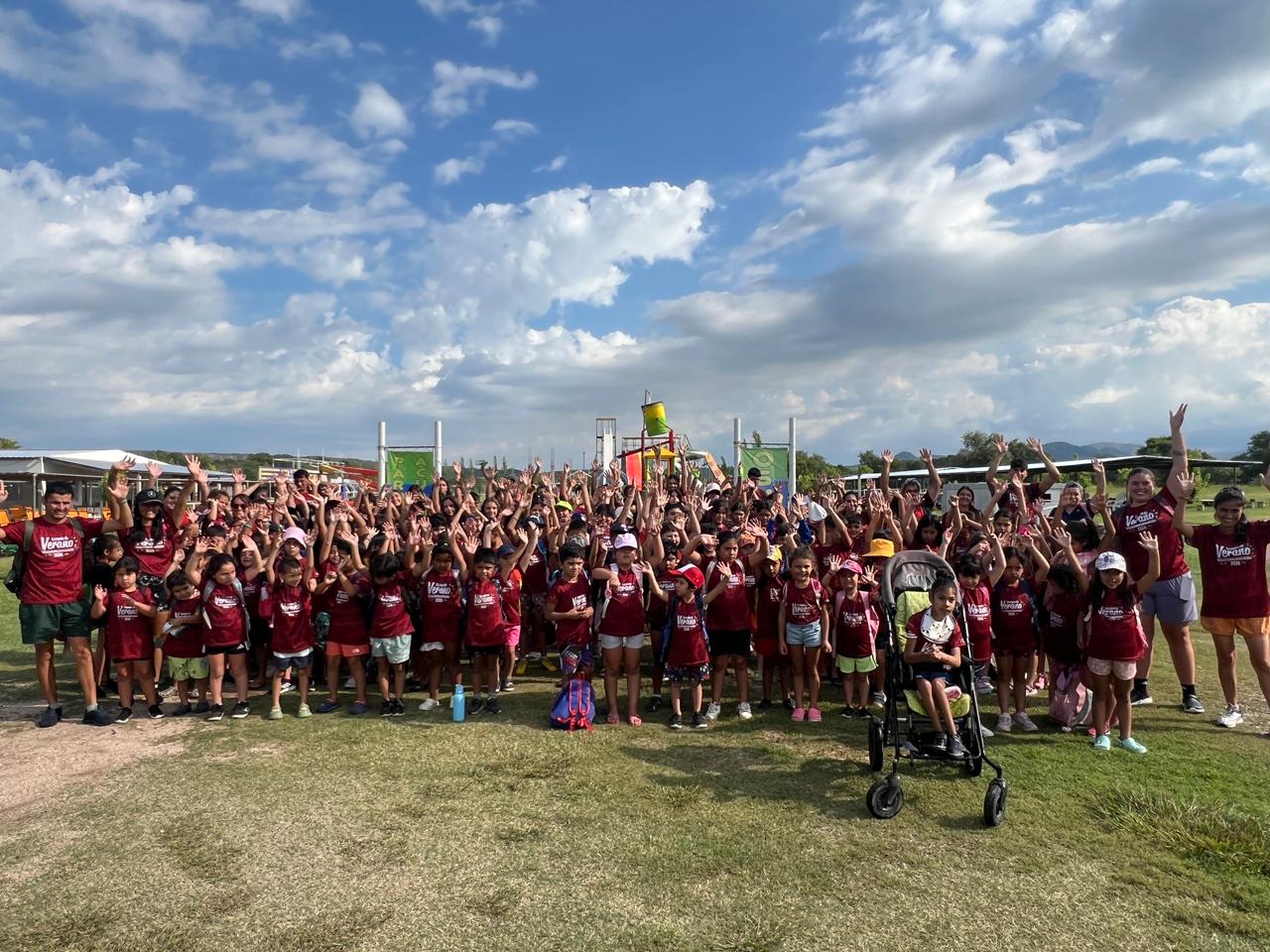 La Escuela de Verano de Villa Cura Brochero vivió una gran jornada en un parque acuático