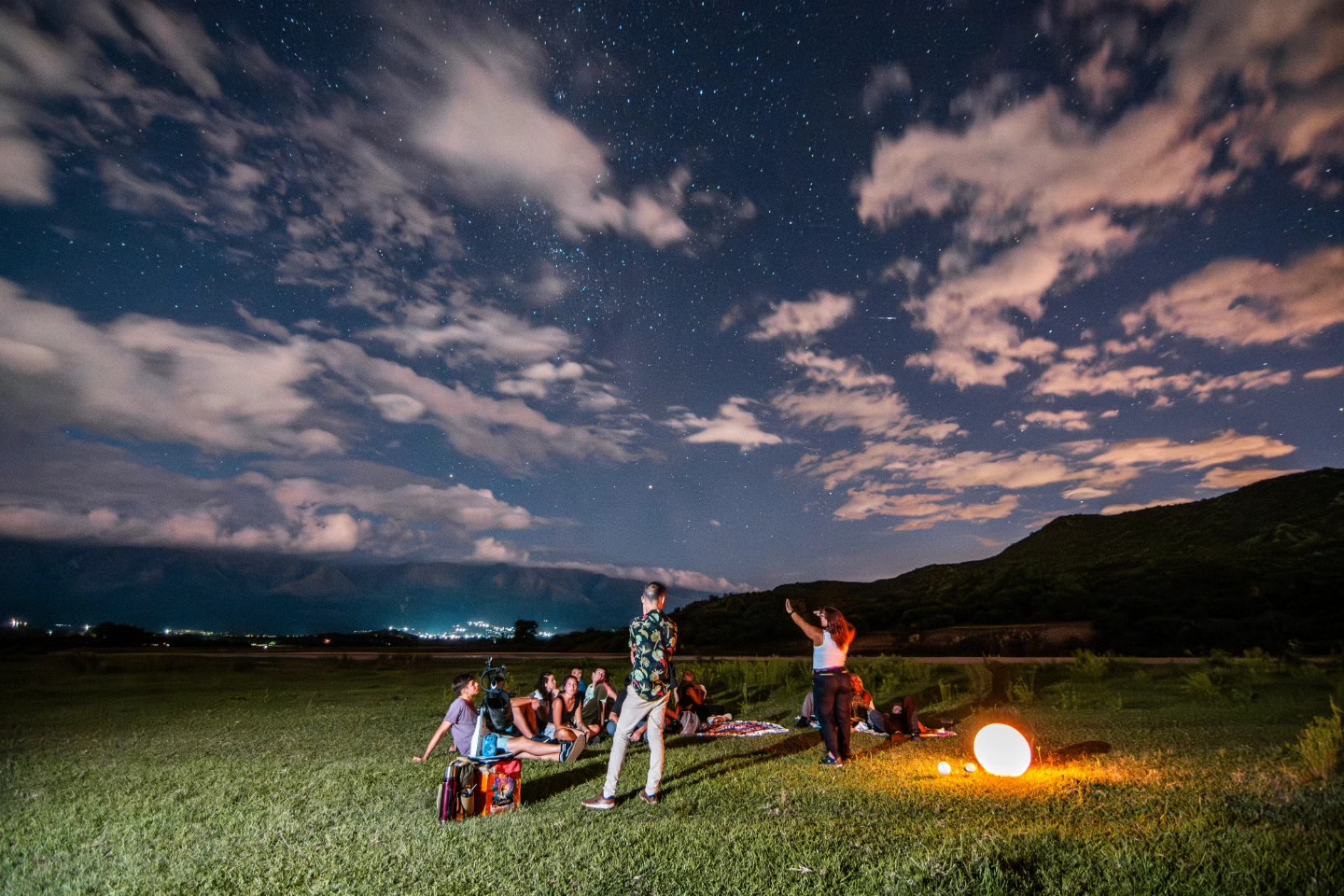 San Valentín en Nono: Una velada de astros, cuencos y naturaleza en la unión de los ríos